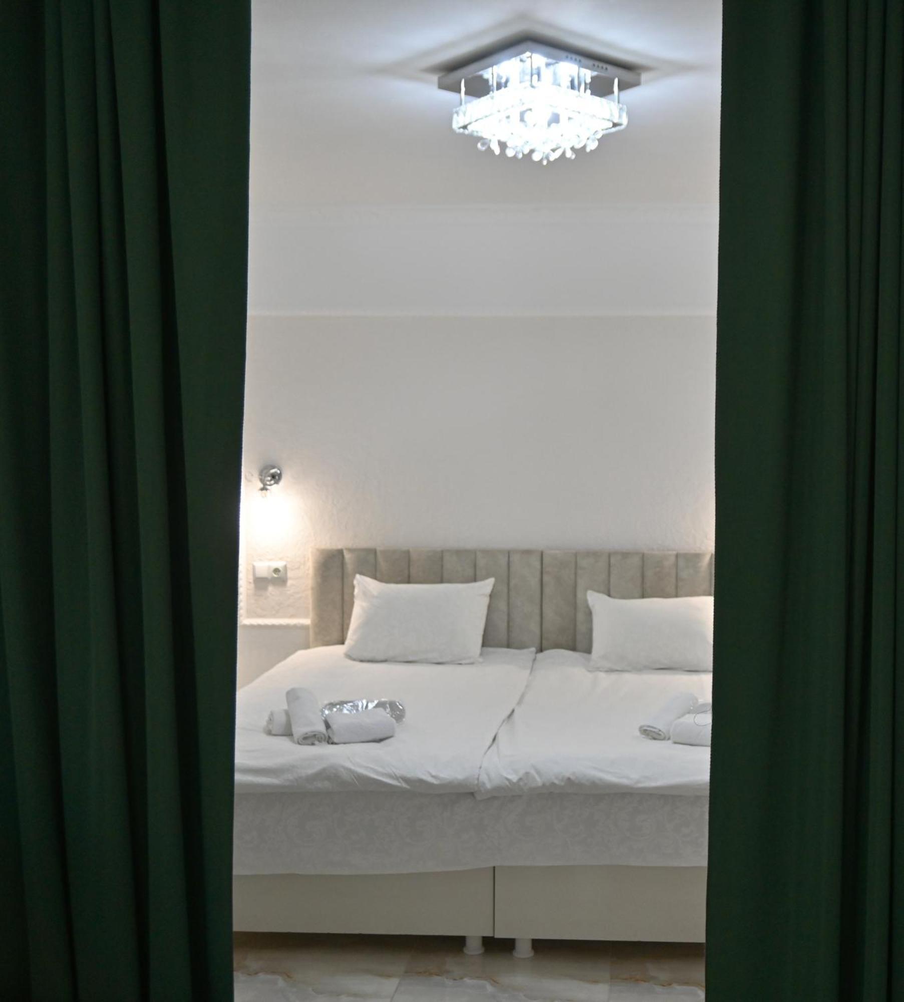 Jerusalem Hotel Kutaisi Ngoại thất bức ảnh