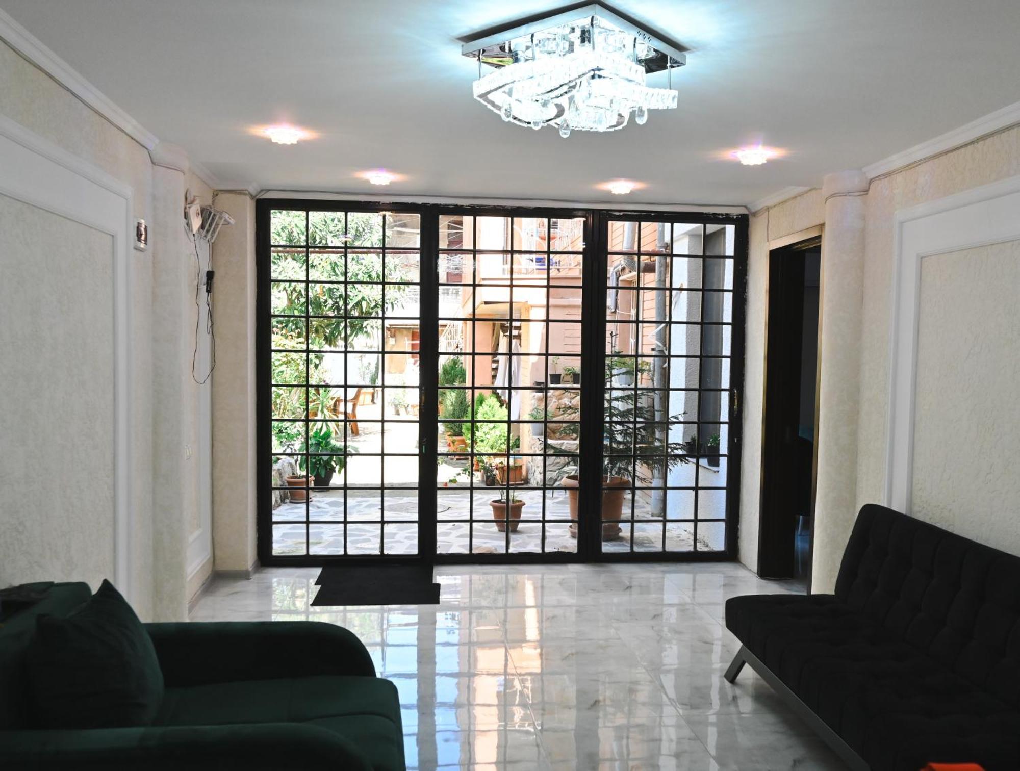 Jerusalem Hotel Kutaisi Ngoại thất bức ảnh
