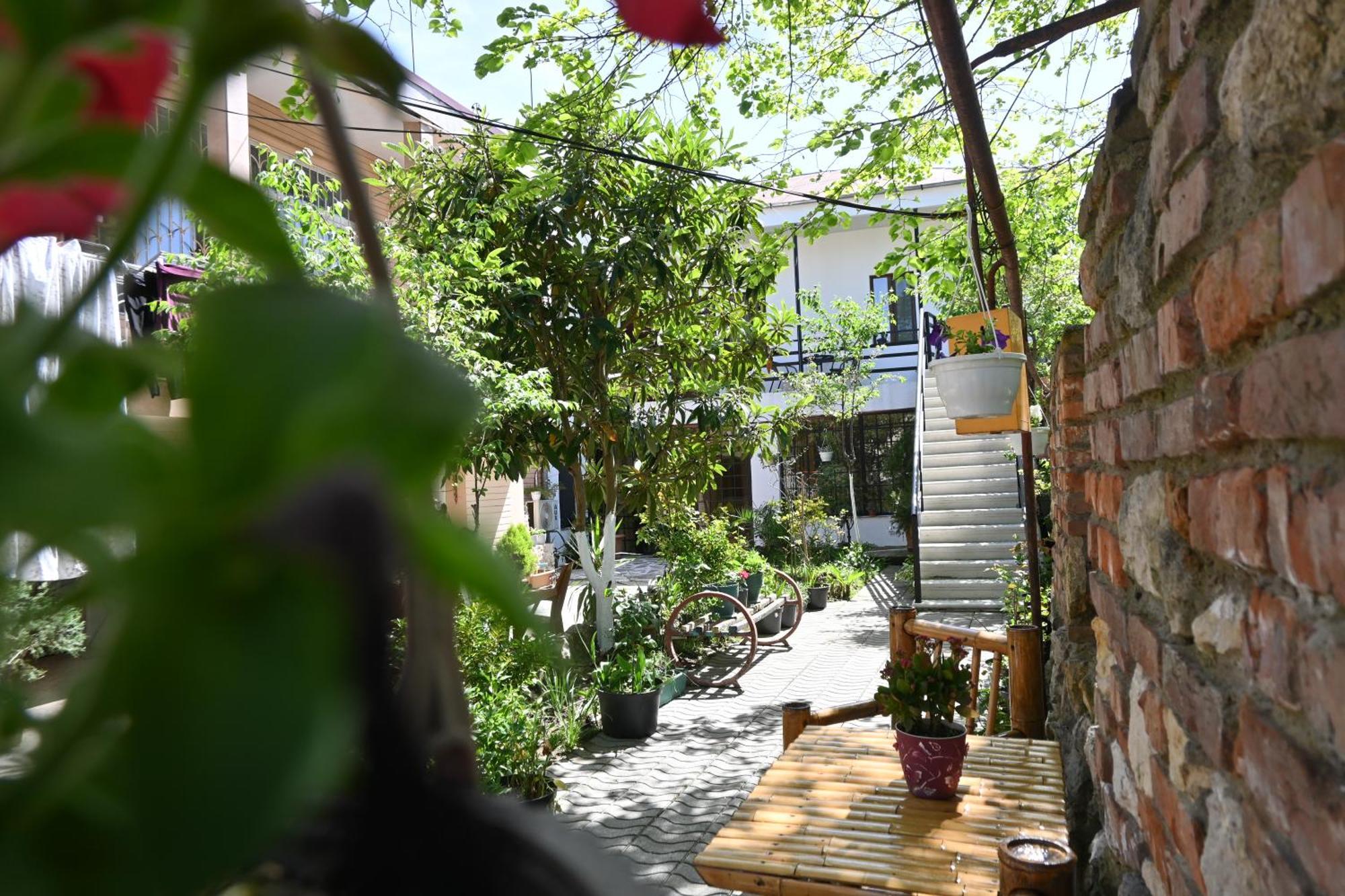 Jerusalem Hotel Kutaisi Ngoại thất bức ảnh