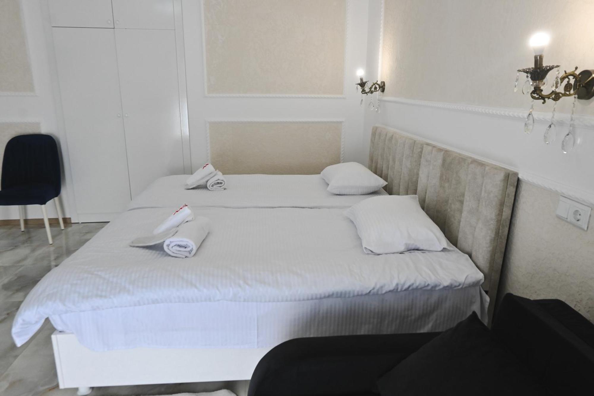 Jerusalem Hotel Kutaisi Ngoại thất bức ảnh